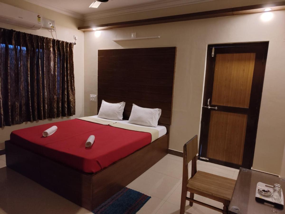 Vyavahar Lodge Udupi Exterior foto